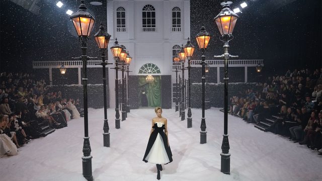 1740471246_LFW-AW25-Richard-Quinn-delivers-old-Hollywood-glamour-in-winter-wonderland.jpg LFW AW25: Richard Quinn delivers old-Hollywood glamour in winter wonderland show