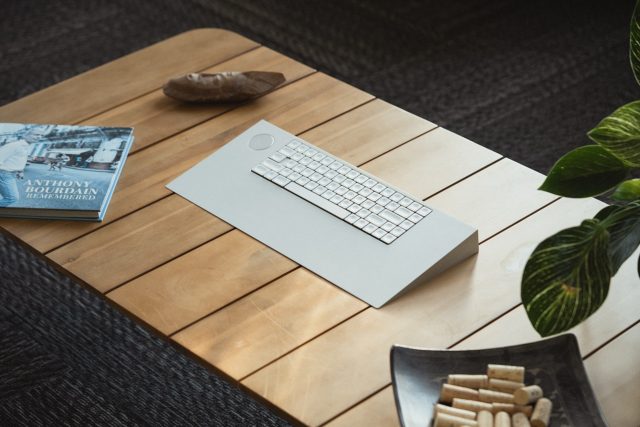 1740493563_This-Keyboard-Was-Milled-From-a-Single-Block-of-Aluminum.jpg This Keyboard Was Milled From a Single Block of Aluminum