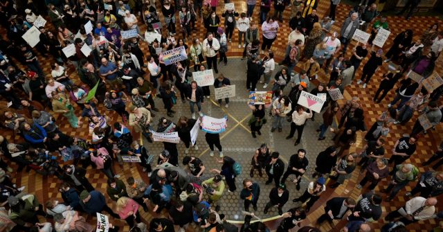 Anti-Trans Bill in Iowa Gets Final OK, Despite Protests