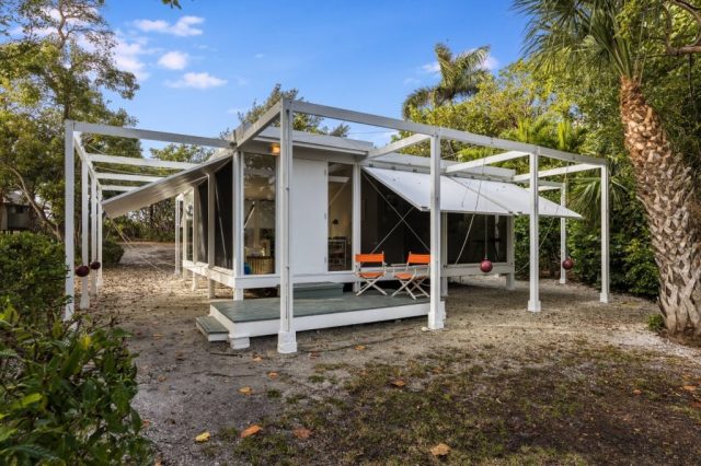 Architect-Paul-Rudolphs-Walker-Guesthouse-For-Sale-for-2M.jpg Architect Paul Rudolph's Walker Guesthouse For Sale for $2M.