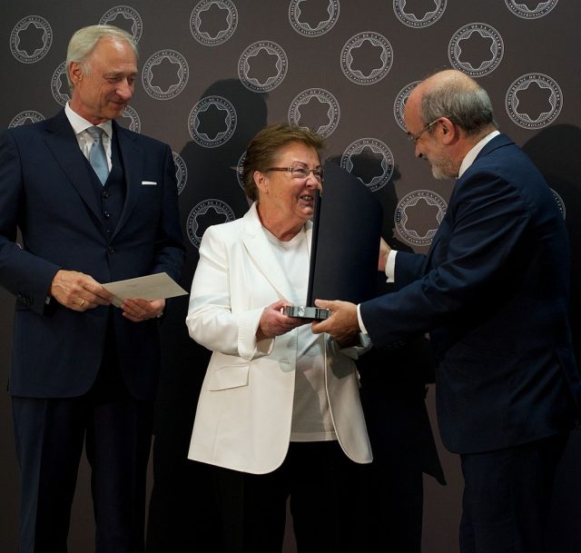 Art-Dealer-and-Arco-Madrid-Cofounder-Dies-at-88.jpg Gallerist Helga de Alvear (center) recieves the Montblanc Culture Award 2014 from Montblanc Culture Foundation President Lutz Bethge (left) and Jesus Prieto (right) at the Helga de Alvear Gallery in Madrid, Spain, 2014.