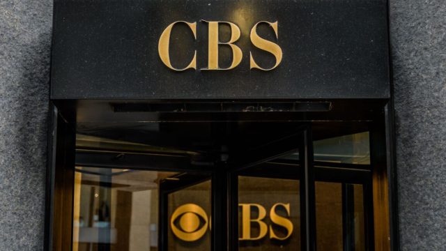 FCC-demands-CBS-provide-unedited-transcript-of-Kamala-Harris-interview.jpg A large CBS sign above the doors leading into CBS headquarters.