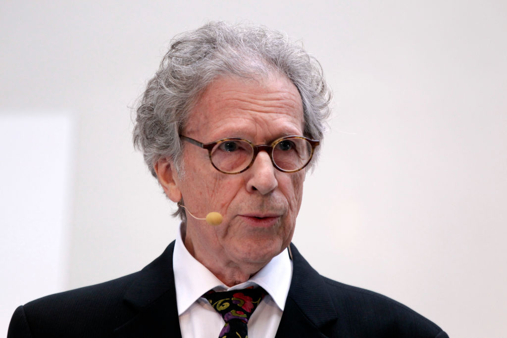 Galerie-Thomas-investigated-for-suspected-fraud-breach-of-trust.jpg An old man in glasses and a suit.