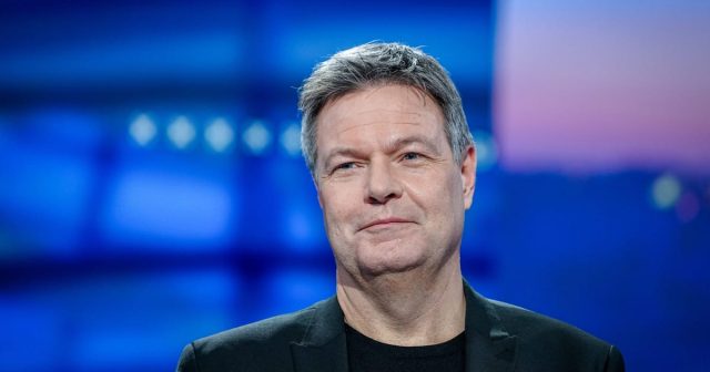 Germanys-Habeck-slams-‘tech-oligarch-Musk-calls-for-a-European.jpg Germany’s Habeck slams ‘tech oligarch’ Musk, calls for a European X