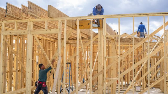 Homebuilder sentiment falls in February amid tariff worries