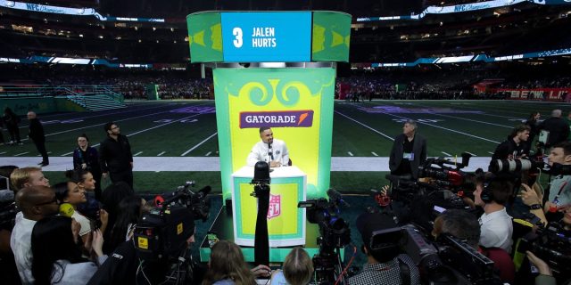 Influencers-Are-Everywhere-at-Super-Bowl-2025-Embraced-by-NFL.jpeg Influencers Are Everywhere at Super Bowl 2025, Embraced by NFL, Brands