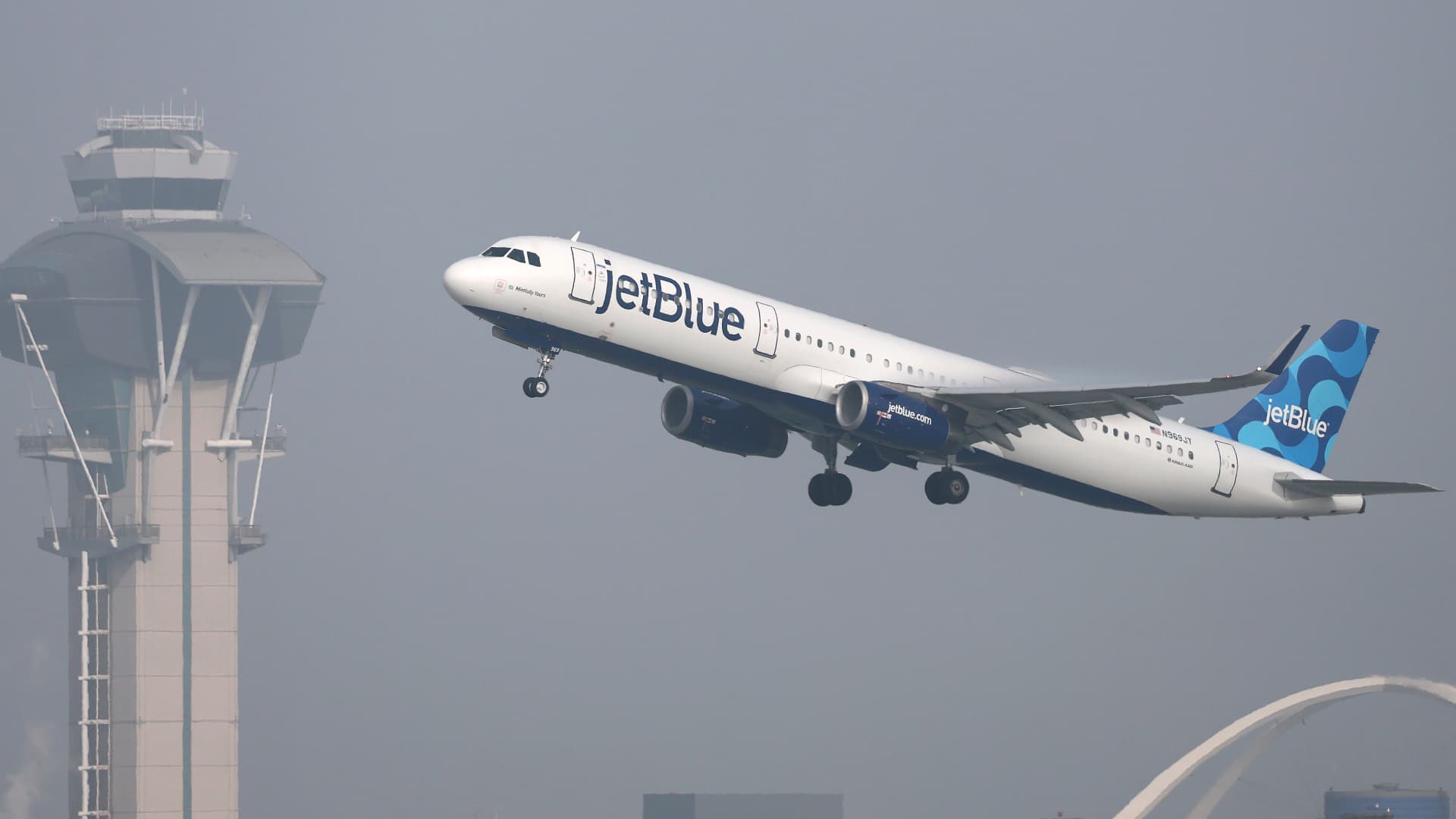 JetBlue-talking-to-multiple-airlines-about-a-new-partnership.jpeg JetBlue talking to 'multiple airlines' about a new partnership