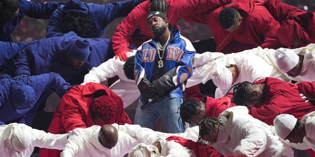 Kendrick-Lamar-Super-Bowl-Halftime-Show-Performance.jpg Kendrick Lamar Super Bowl Halftime Show Performance