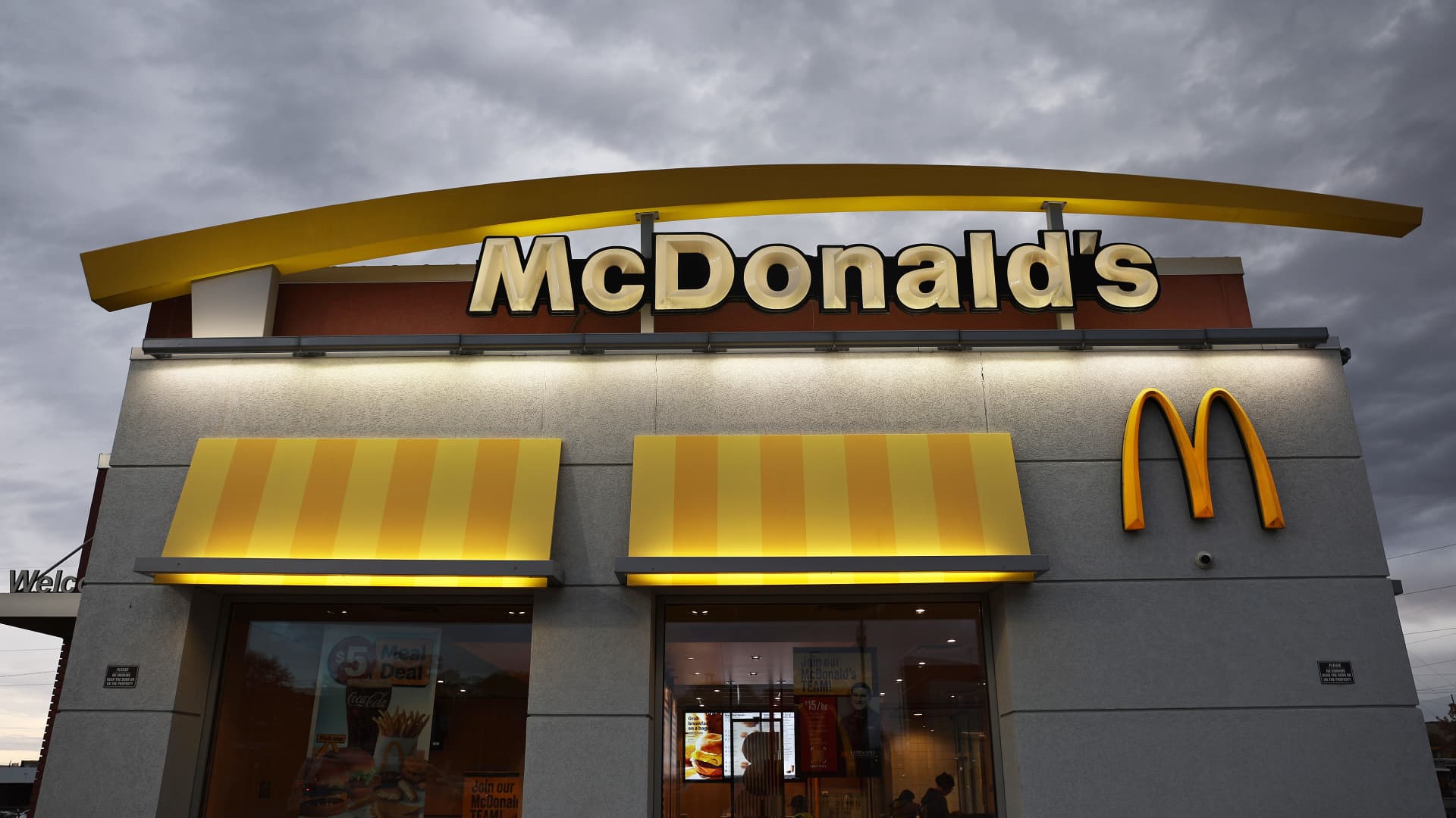 McDonalds-MCD-Q4-2024-earnings.jpeg McDonald's (MCD) Q4 2024 earnings