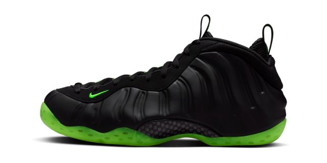 Nike-Air-Foamposite-One-BlackVolt-HF2902-001-Release.jpg Nike Air Foamposite One "Black/Volt" HF2902-001 Release