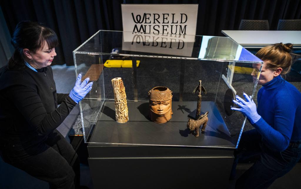 The Netherland returns 113 Benin Bronzes to Nigeria