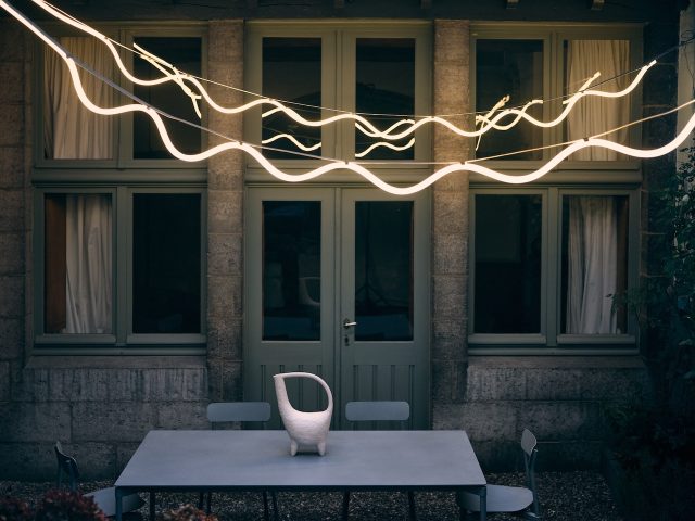 1743080704_Petite-Friture-Makes-Waves-on-Land-With-Spline-Outdoor-Lighting.jpg Petite Friture Makes Waves on Land With Spline Outdoor Lighting