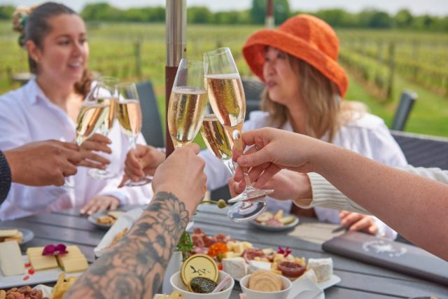 7 award-winning American and non-tariffed sparkling wines to get your 7 award-winning American and non-tariffed sparkling wines to get your fix