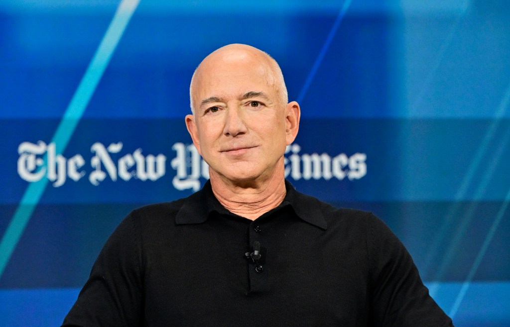 Art-Collectors-Alice-Walton-Jeff-Bezos-Bernard-Arnault-Lose-Billions.jpg Art Collectors Alice Walton, Jeff Bezos, Bernard Arnault Lose Billions