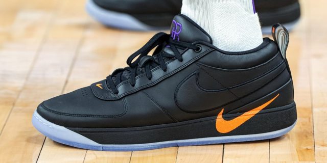 Devin-Booker-Honors-70-Points-Nike-Book-1-Hyperdunk-PE.jpg Devin Booker Honors 70 Points Nike Book 1 "Hyperdunk" PE