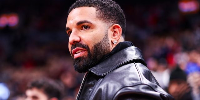 Drake-Settles-With-iHeartMedia-Not-Like-Us-Lawsuit.jpg Drake Settles With iHeartMedia "Not Like Us" Lawsuit