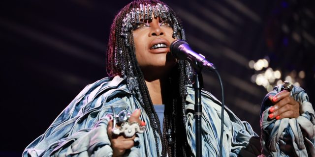 Erykah-Badu-Working-on-New-Album-With-The-Alchemist.jpg Erykah Badu Working on New Album With The Alchemist
