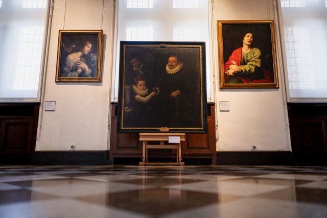 Forgotten-Work-in-Museums-Storage-Reattributed-to-Lavinia-Fontana.jpg Lavinia Fontana's Portrait of a Gentleman, his Daughter and a Maid at the Museum de la Chartreuse in Douai, France, 2025.