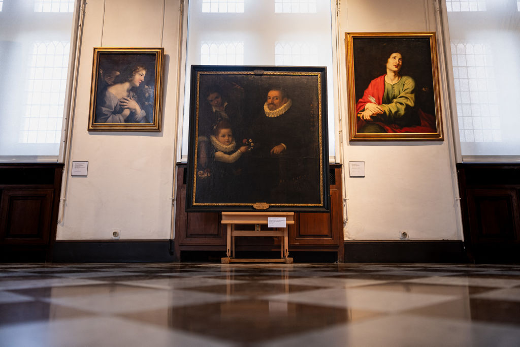 Forgotten-Work-in-Museums-Storage-Reattributed-to-Lavinia-Fontana.jpg Lavinia Fontana's Portrait of a Gentleman, his Daughter and a Maid at the Museum de la Chartreuse in Douai, France, 2025.