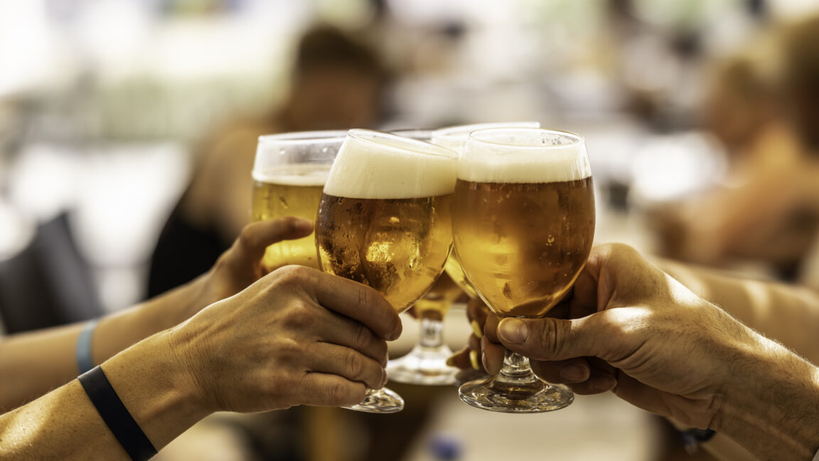 Large-study-shows-drinking-alcohol-is-good-for-your-cholesterol.jpg Large study shows drinking alcohol is good for your cholesterol levels