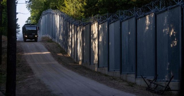 Poland-shuts-asylum-door-at-Belarus-border-with-EU-backing.jpg Poland shuts asylum door at Belarus border with EU backing