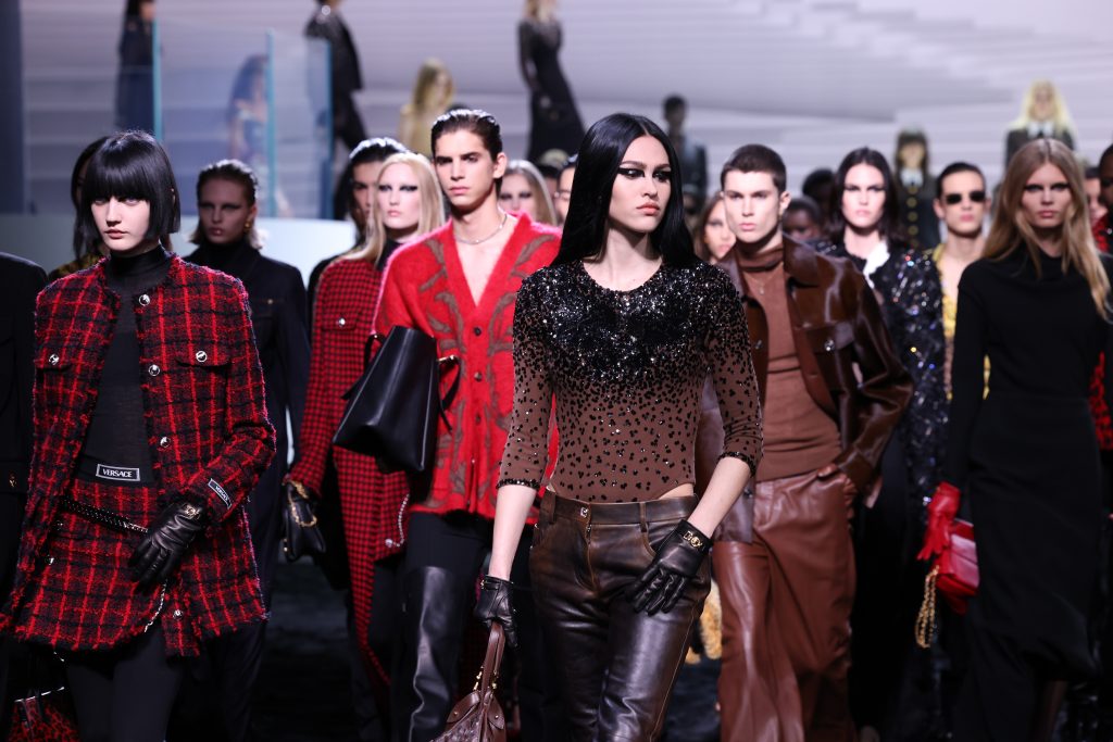 Prada-edges-closer-to-E15bn-Versace-acquisition.jpg Drapers - Prada edges closer to €1.5bn Versace acquisition