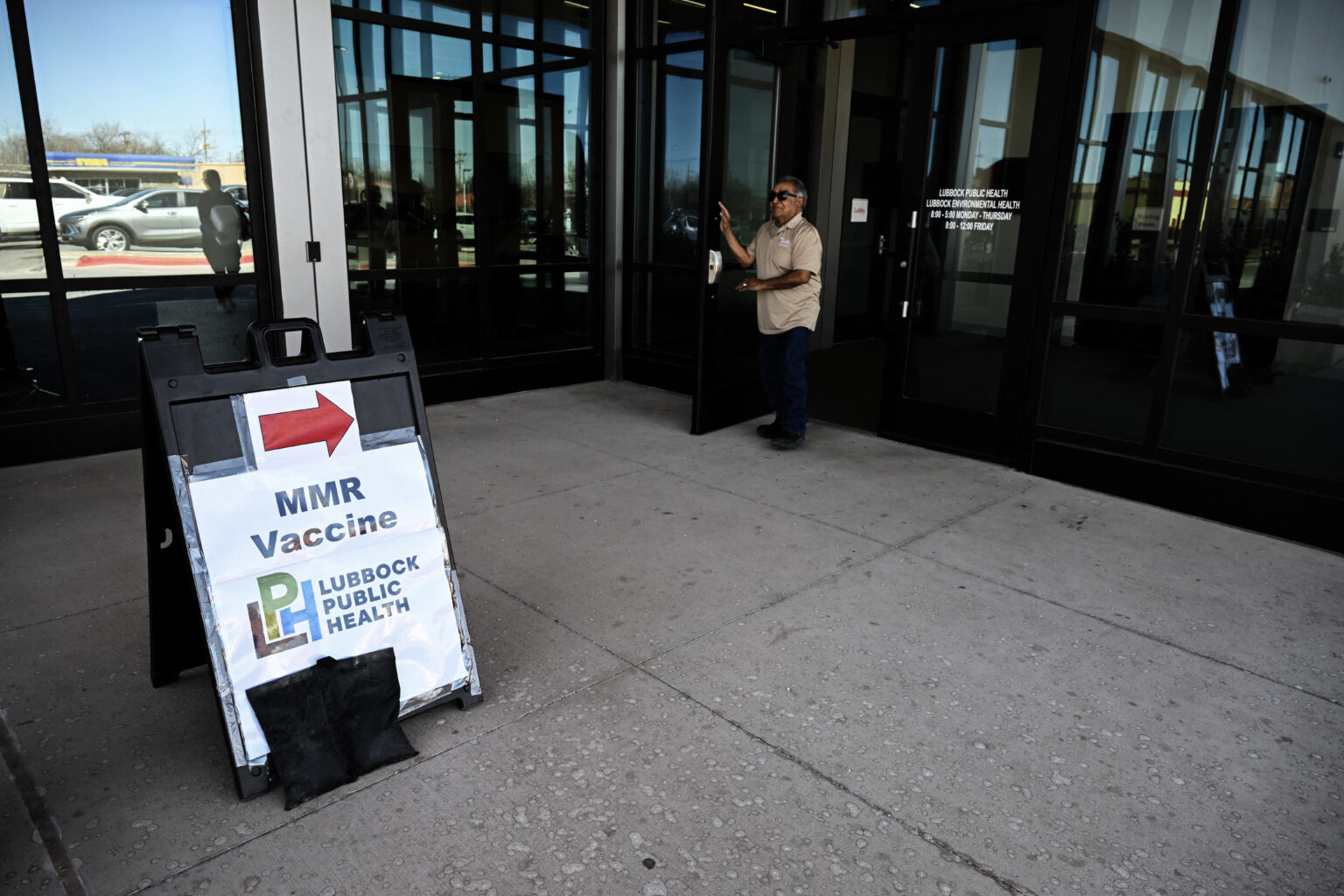Texas-official-warns-against-measles-parties-as-outbreak-keeps-growing.jpg MMR sign