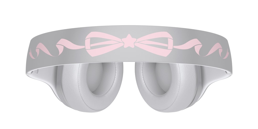 The-Sandy-Liang-x-Beats-Headphones-Have-a-Bow-on.jpg The Sandy Liang x Beats Headphones Have a Bow on Top