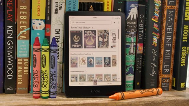 Review: Amazon’s Kindle Colorsoft is something less than “a Paperwhite with color”