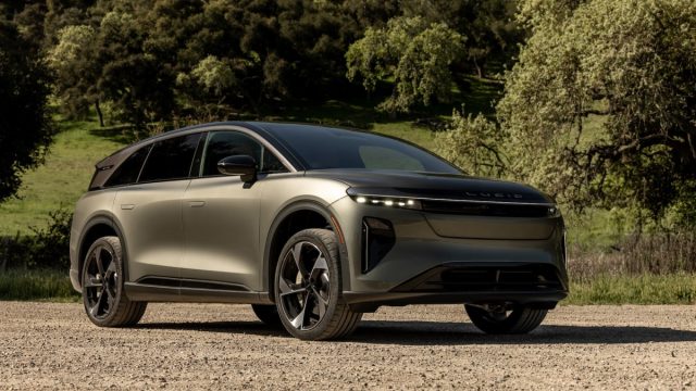 1744734064_Lucid-Gravity-First-Drive-An-electric-SUV-that-doesnt-make.jpg Lucid Gravity