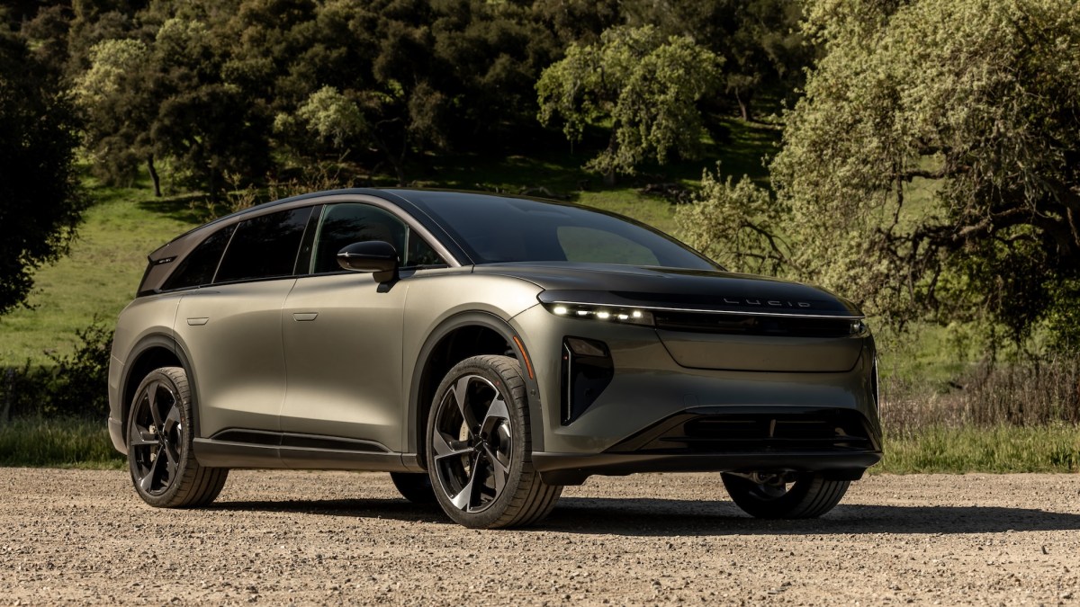 1744734064_Lucid-Gravity-First-Drive-An-electric-SUV-that-doesnt-make.jpg Lucid Gravity