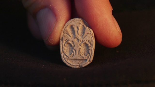 3-Year-Old-Finds-3800-Year-Old-Egyptian-Amulet-Outside-Jerusalem.jpg 3-Year-Old Finds 3,800-Year-Old Egyptian Amulet Outside Jerusalem