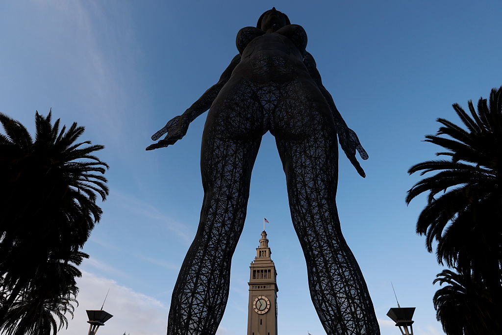 Death-of-Artist-Sarah-Cunningham-Ruled-Accidental.jpg A huge sculpture of a naked woman.