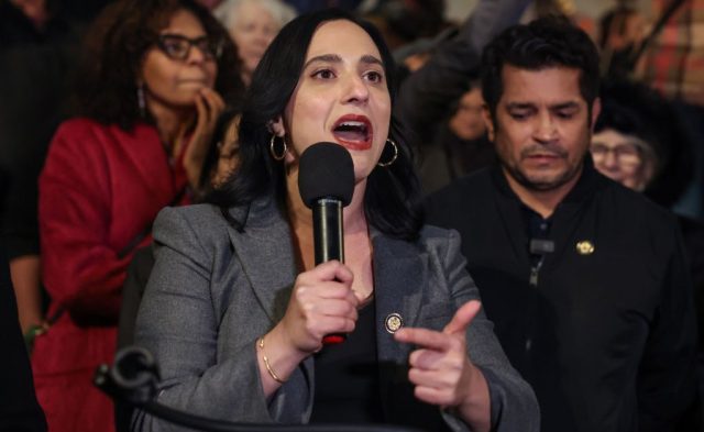 Democrats Demand 'Daily Proof of Life' for Ábrego García