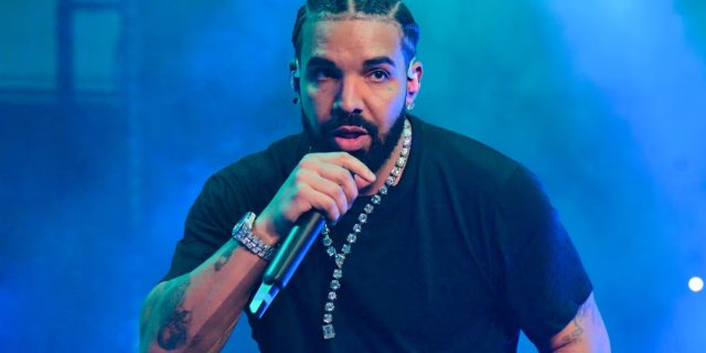 Drake-Drops-Black-And-White-Visuals-for-Nokia.jpg Drake Drops Black-And-White Visuals for "Nokia"