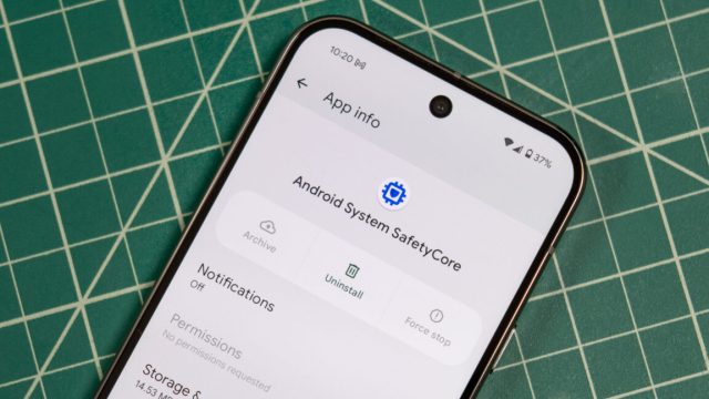 Google-Messages-can-now-blur-unwanted-nudes-remind-people-not.jpg safetycore app on phone