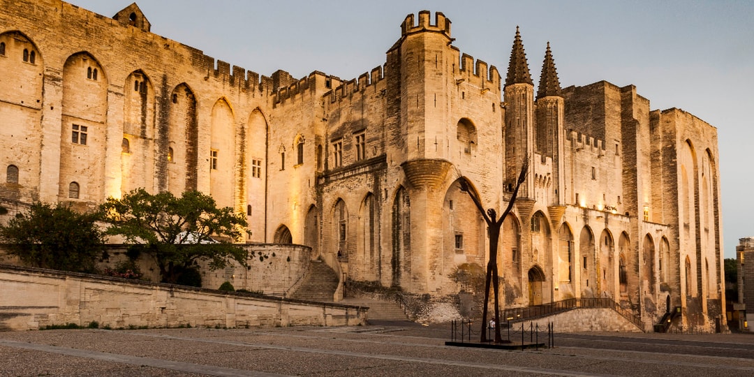 Louis-Vuitton-Cruise-2026-Location-Avignon-France-Info.jpg Louis Vuitton Cruise 2026 Location Avignon France Info