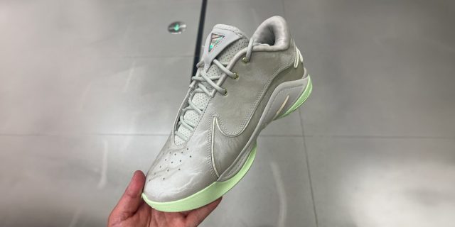 Nike-LeBron-22-Dunkman-FZ1094-002-Release-Info.jpg Nike LeBron 22 Dunkman FZ1094-002 Release Info