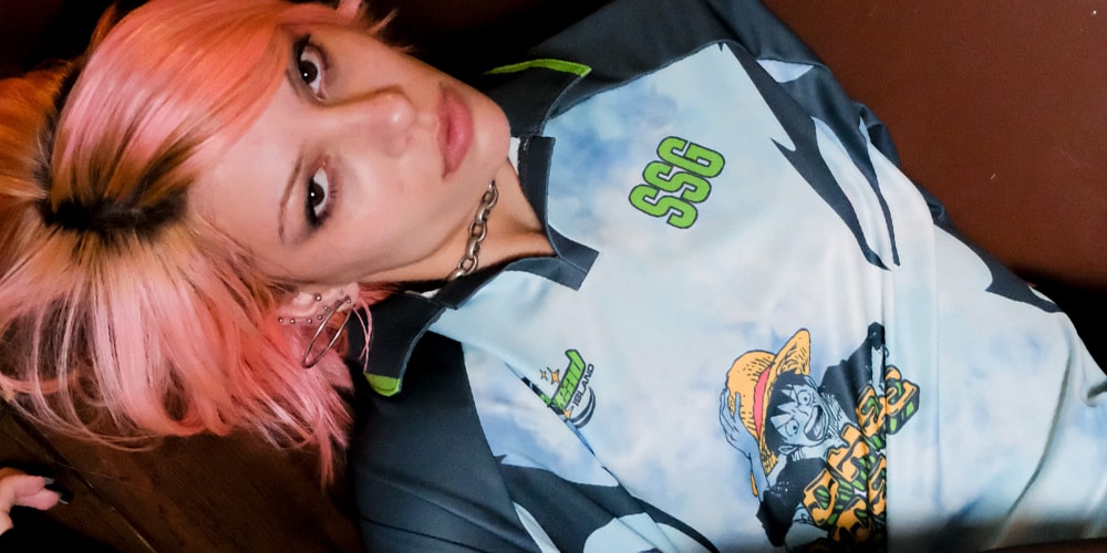 One-Piece-JoJos-Bizarre-Adventure-Apparel.jpg 'One Piece' 'JoJo's Bizarre Adventure' Apparel