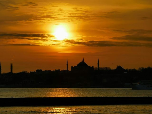 1746518225_Climate-Change-Brings-Tropical-Nights.jpg Climate Change Brings Tropical Nights