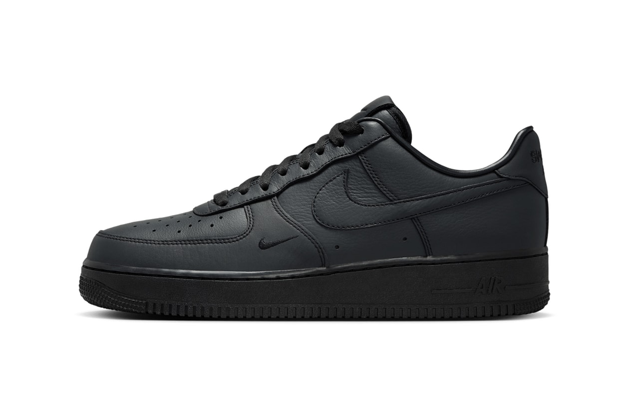 Best Sneaker Releases May 2025 Week 1 Nike A’One “Pink A’ura”  Swarovski x Crocs Classic Clog & Bae Clog  .SWOOSH x Nike Air Force 1 Low “Dirty Triple White” & “Triple Triple Black”  New Balance ABZORB 2010 “Vintage Khaki”  MM6 Maison Margiela x Salomon Spectur 2 & XT-4 Mule Willy Chavarria x adidas Jabbar Dress Low  sacai x Nike Zegamadome  thisisneverthat x New Balance Made in UK 991v2  Nike SB Dunk Low “Rodeo”  Air Jordan 1 High OG “UNC Reimagined”