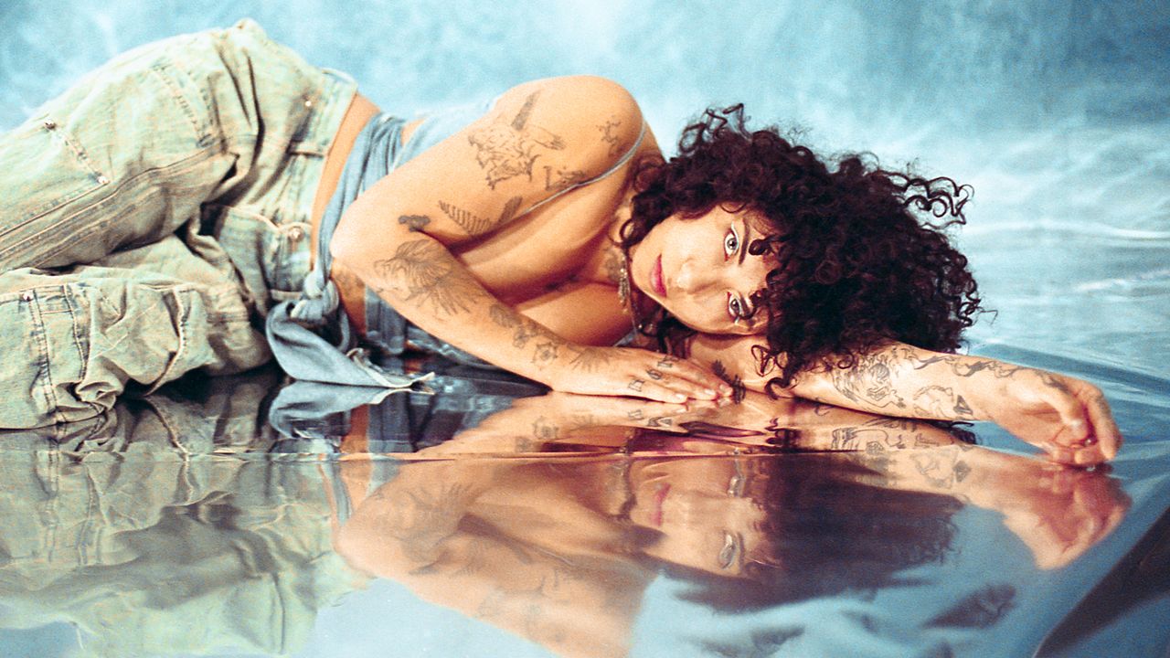 1747352405_Indigo-De-Souza-Announces-New-Album-Precipice-Shares-Video-for.jpeg Indigo De Souza Announces New Album Precipice, Shares Video for New Song “Heartthrob”: Watch