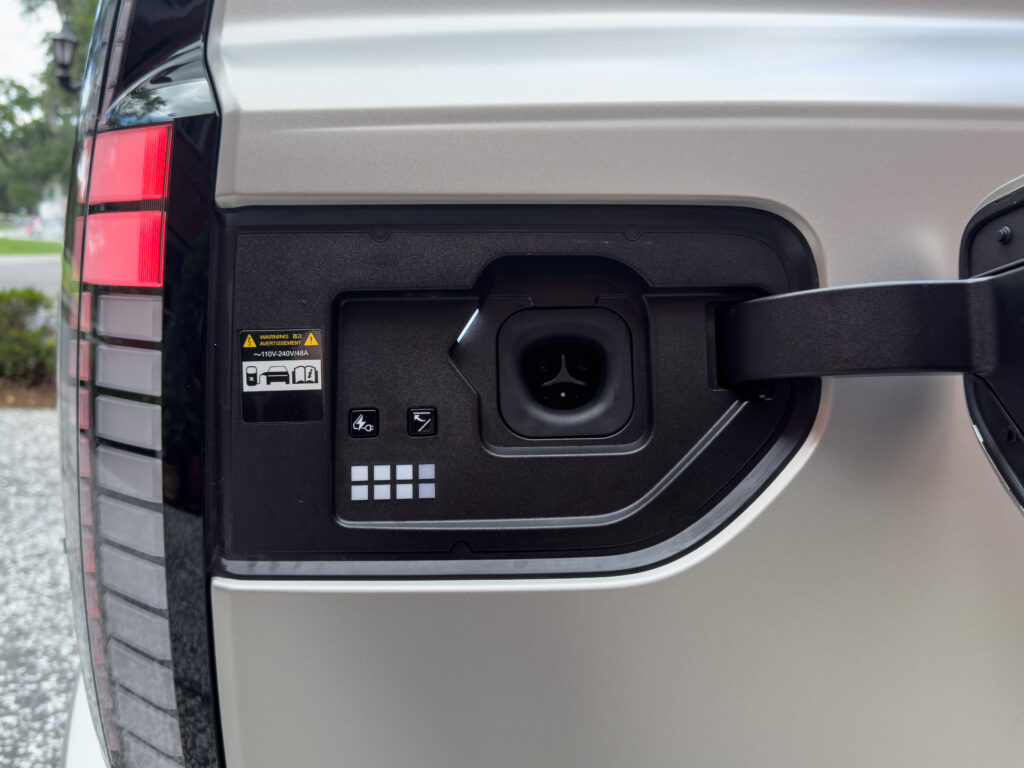 Hyundai Ioniq 9 charge port