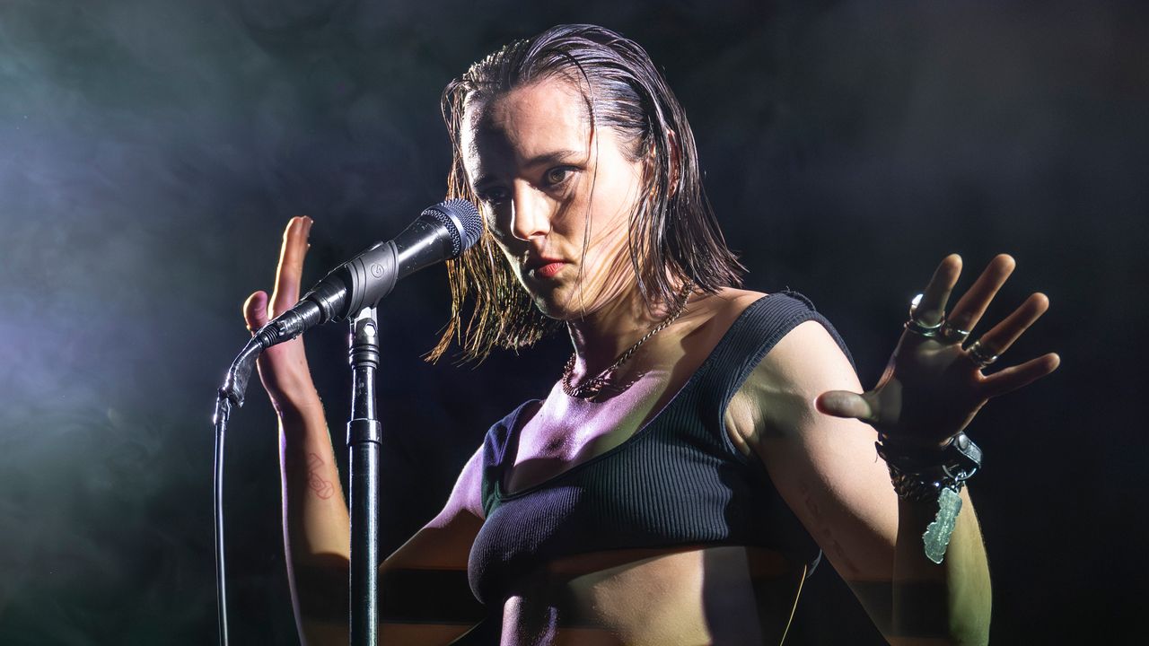 1748621406_Jehnny-Beth-Announces-New-Album-Shares-Video-for-New-Song.jpeg Jehnny Beth Announces New Album, Shares Video for New Song “Broken Rib”: Watch