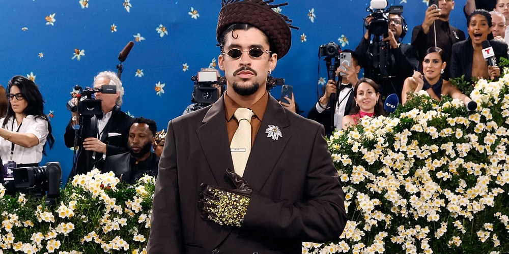 Bad Bunny 'DeBÍ TiRAR MáS FOToS' Returns to No. 1
