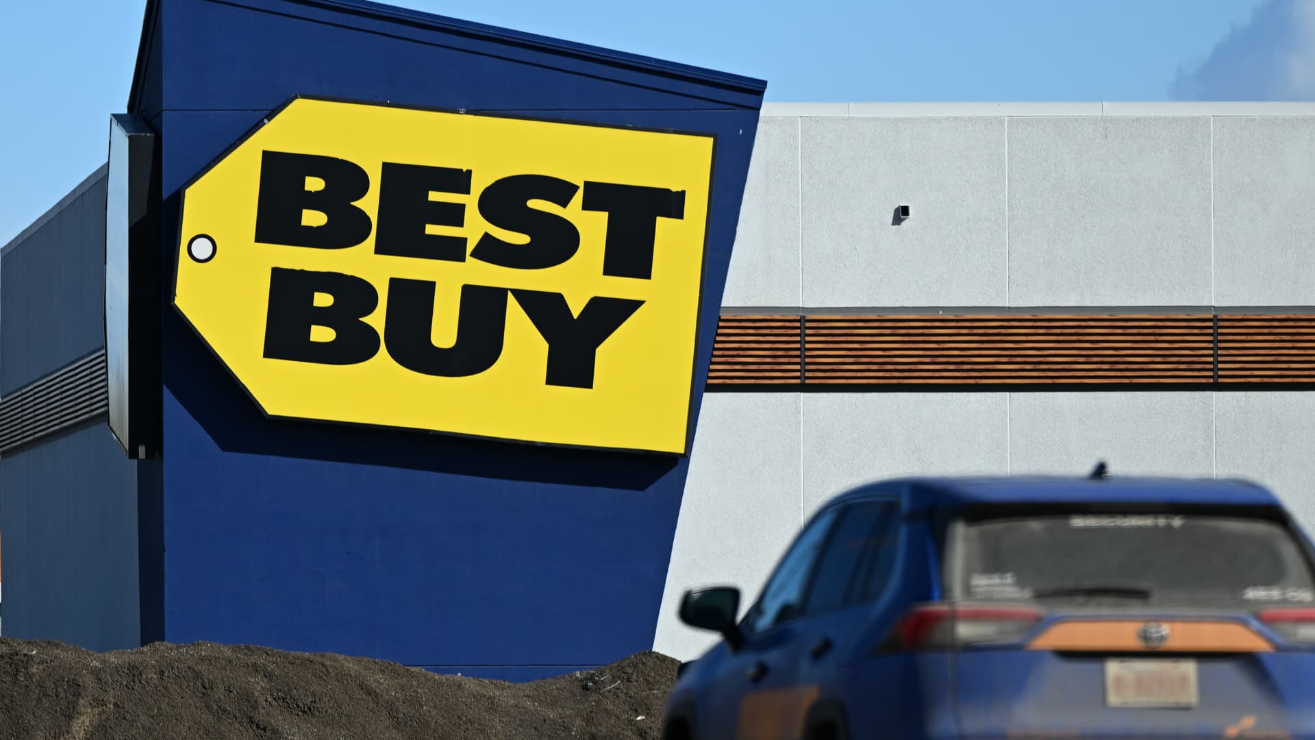 Best-Buy-BBY-Q1-2026-earnings.jpeg Best Buy (BBY) Q1 2026 earnings