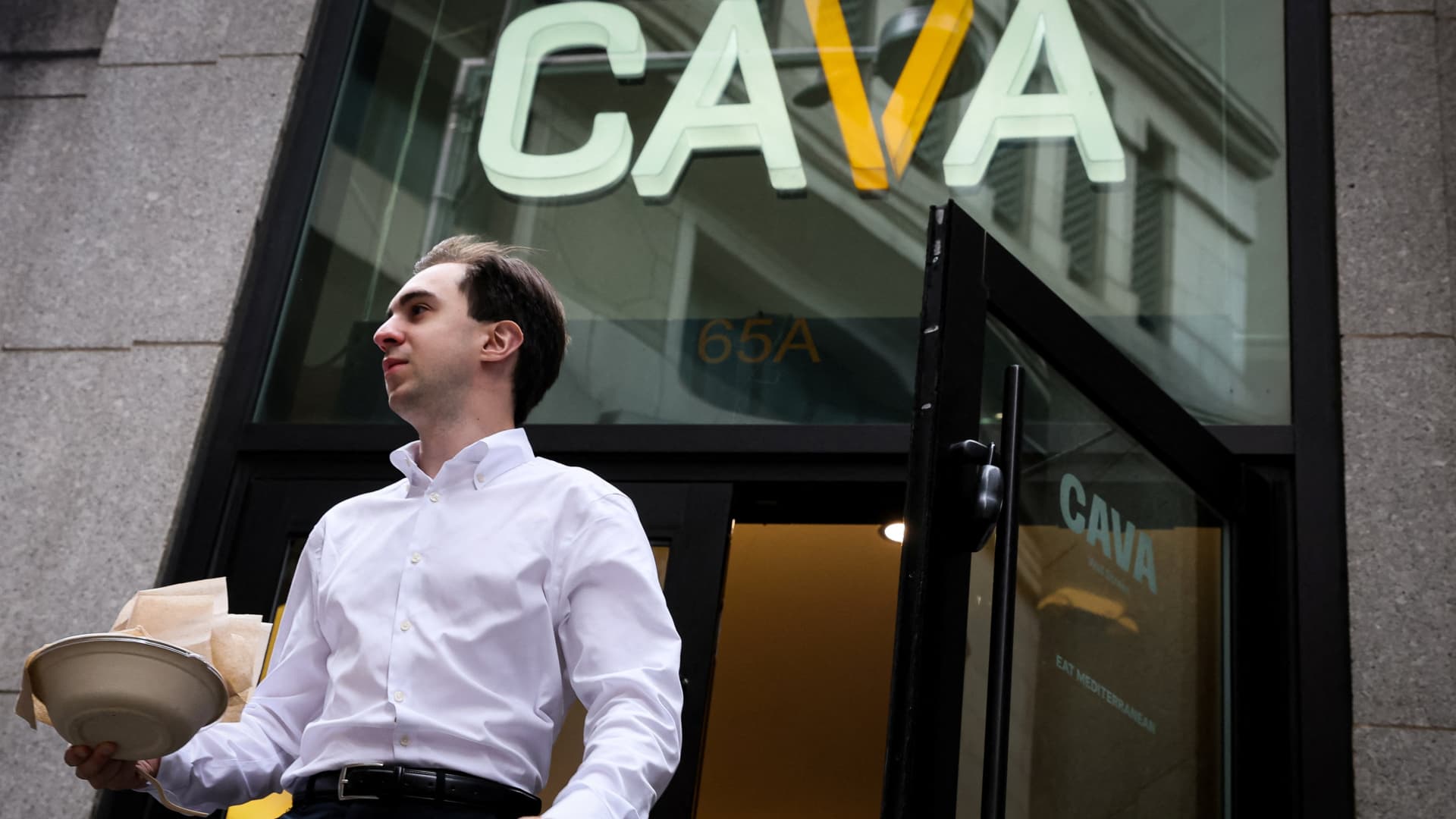 Cava-CAVA-Q1-2025-earnings.jpeg Cava (CAVA) Q1 2025 earnings