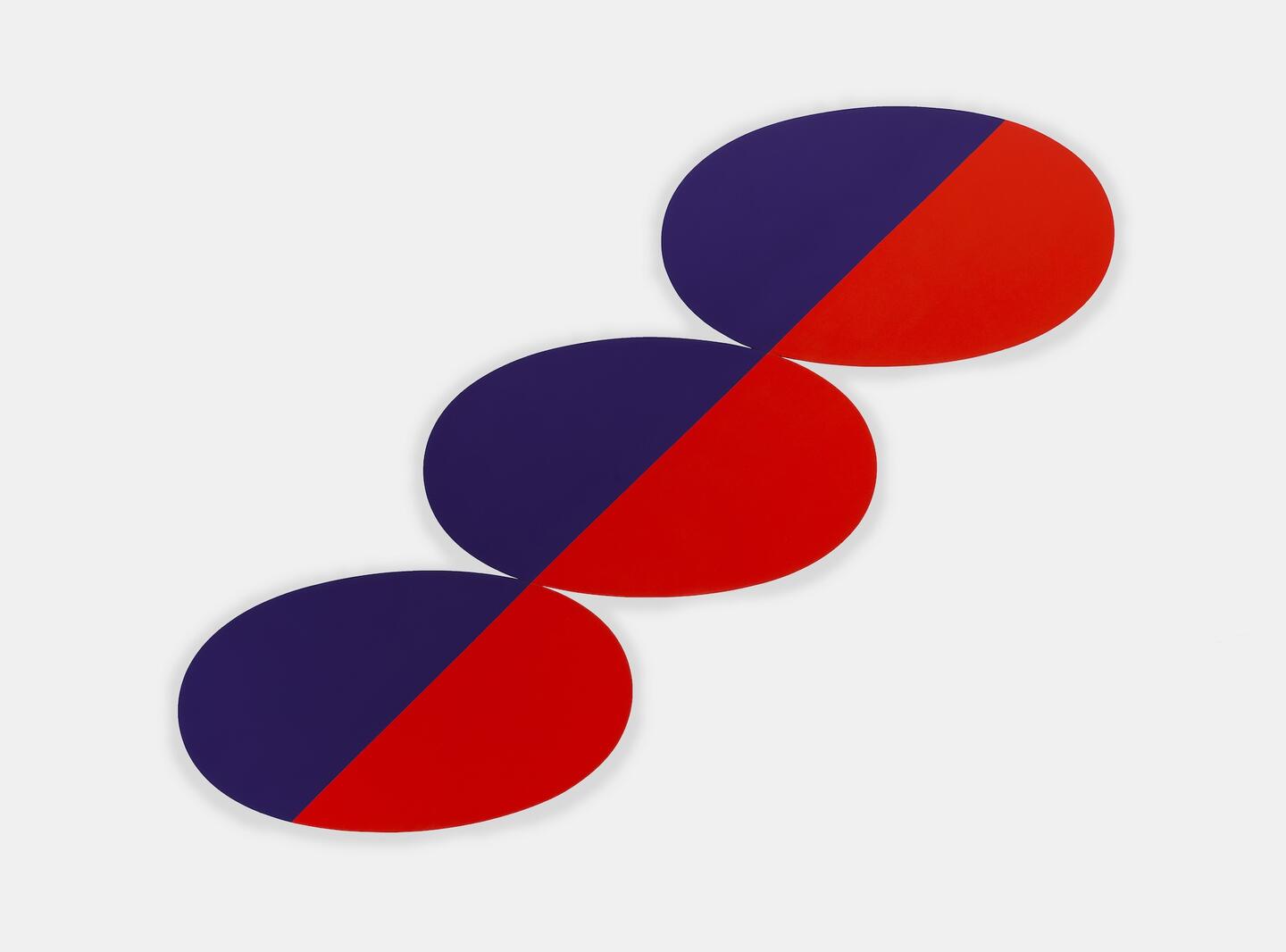 Leon Polk Smith, Constel: Blue Red straight line thru three Ovals, 1969. © 2025 The Leon Polk Smith Foundation / Licensed by VAGA at Artists Rights Society (ARS), NY. Courtesy of GRAY, Chicago/New York