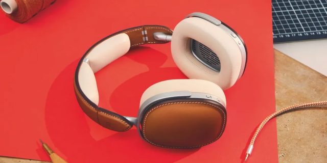 Hermes-Ateliers-Horizons-Bespoke-Headphones-Info.jpg Hermes Ateliers Horizons Bespoke Headphones Info