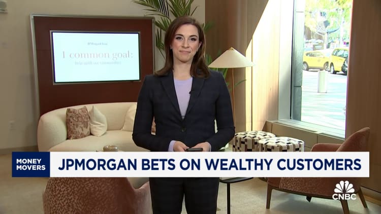 JPMorgan-Chase-is-heading-upmarket-to-woo-Americas-millionaires.jpg JPMorgan opens financial center in Columbus Circle in bet on wealthy customers